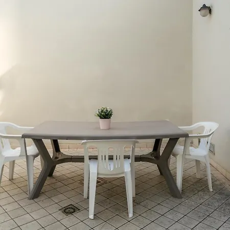 3 Min To With Patio Ac - Il Lupo Affitta Apartamento *