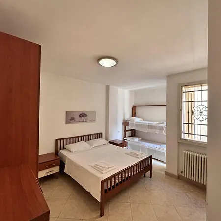 Apartmán 3 Min To With Patio Ac - Il Lupo Affitta Cattolica