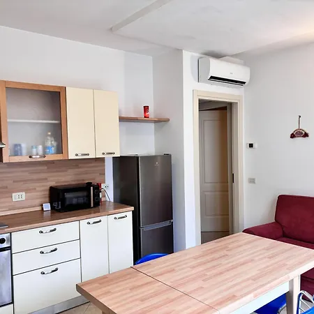 3 Min To With Patio Ac - Il Lupo Affitta