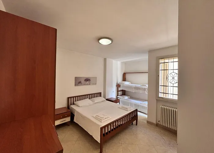 Apartmán 3 Min To With Patio Ac - Il Lupo Affitta Cattolica